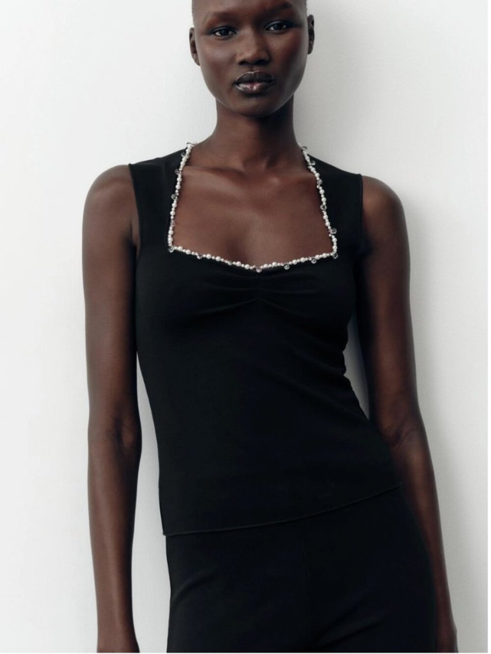 Zara Knit Top Pearl Beaded Neckline Gem Trim V Neck Sleeveless Black M NWT